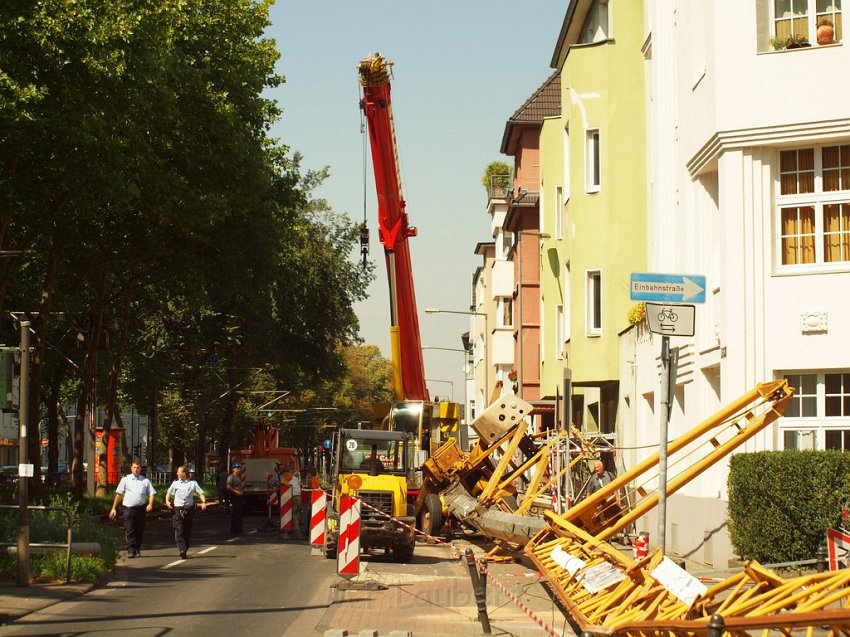 Baukran umgestuerzt Koeln Suelz Suelzguertel P149.JPG